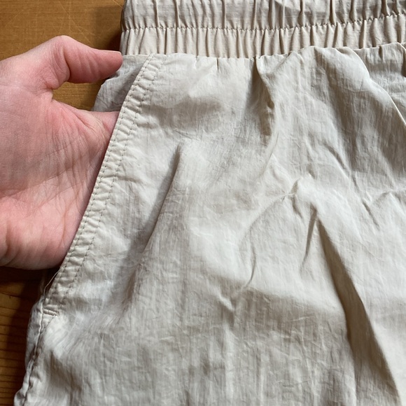 Women’s Avalanche Shorts | S - Picture 3 of 10